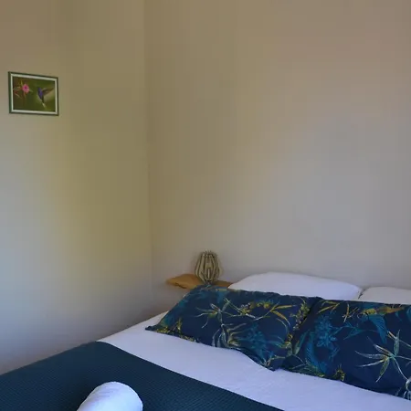 Le Colibri Bleu Bed & Breakfast *