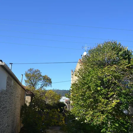 Le Colibri Bleu Bed & Breakfast *