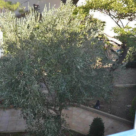 Le Colibri Bleu לינה וארוחת בוקר ארגלייה