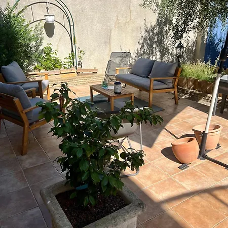 Le Colibri Bleu فندق مبيت وإفطار 3*