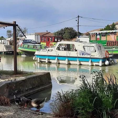Le Colibri Bleu Oda ve Kahvaltı 3*