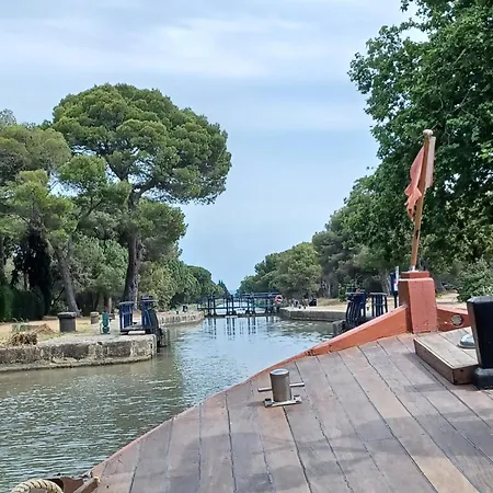 Le Colibri Bleu Frühstückspension 3*