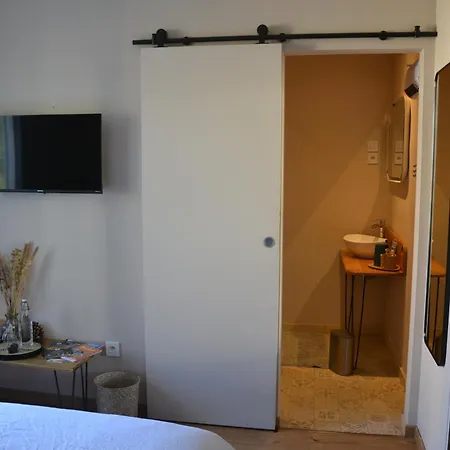 Le Colibri Bleu Bed & Breakfast Argeliers