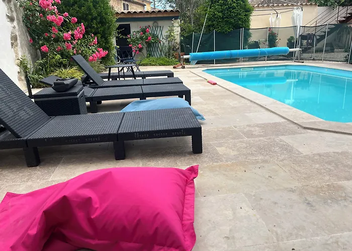 Le Colibri Bleu Bed & Breakfast Argeliers